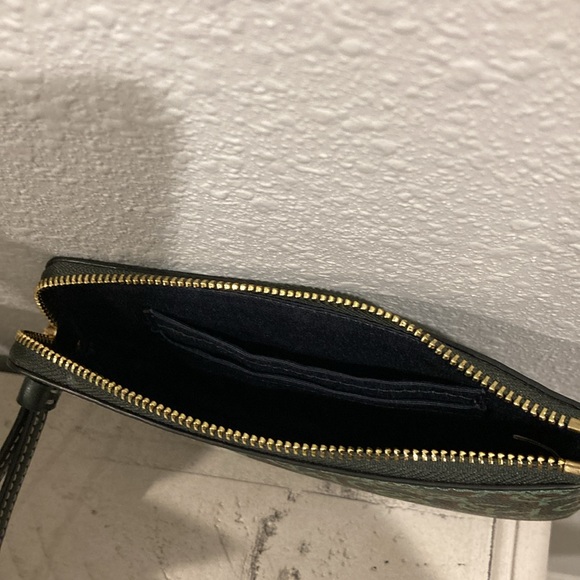 Coach wristlet - Picture 5 of 7